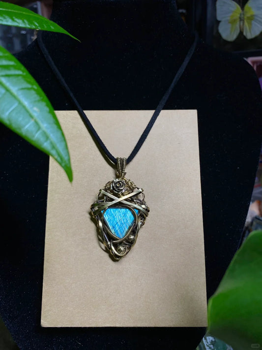 Labradorite wire wrapping necklace