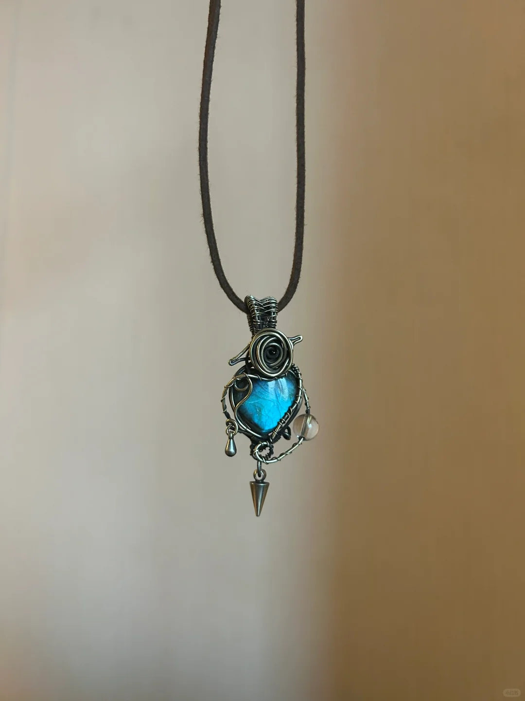 Thorn rose labradorite Pendant