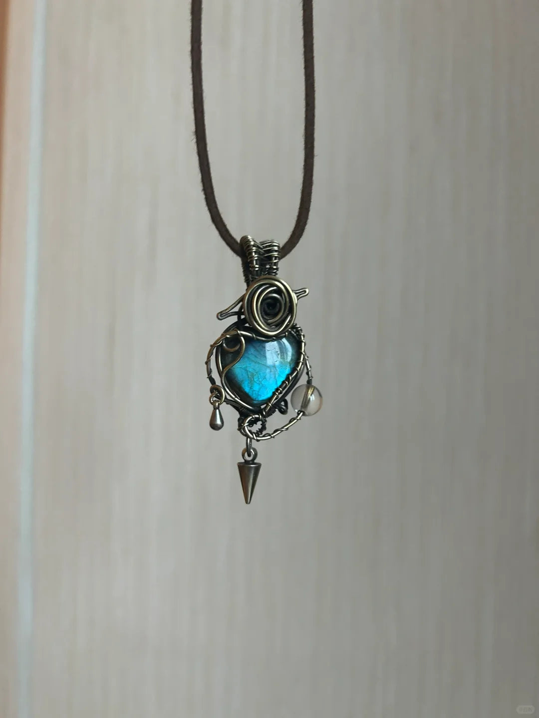 Thorn rose labradorite Pendant