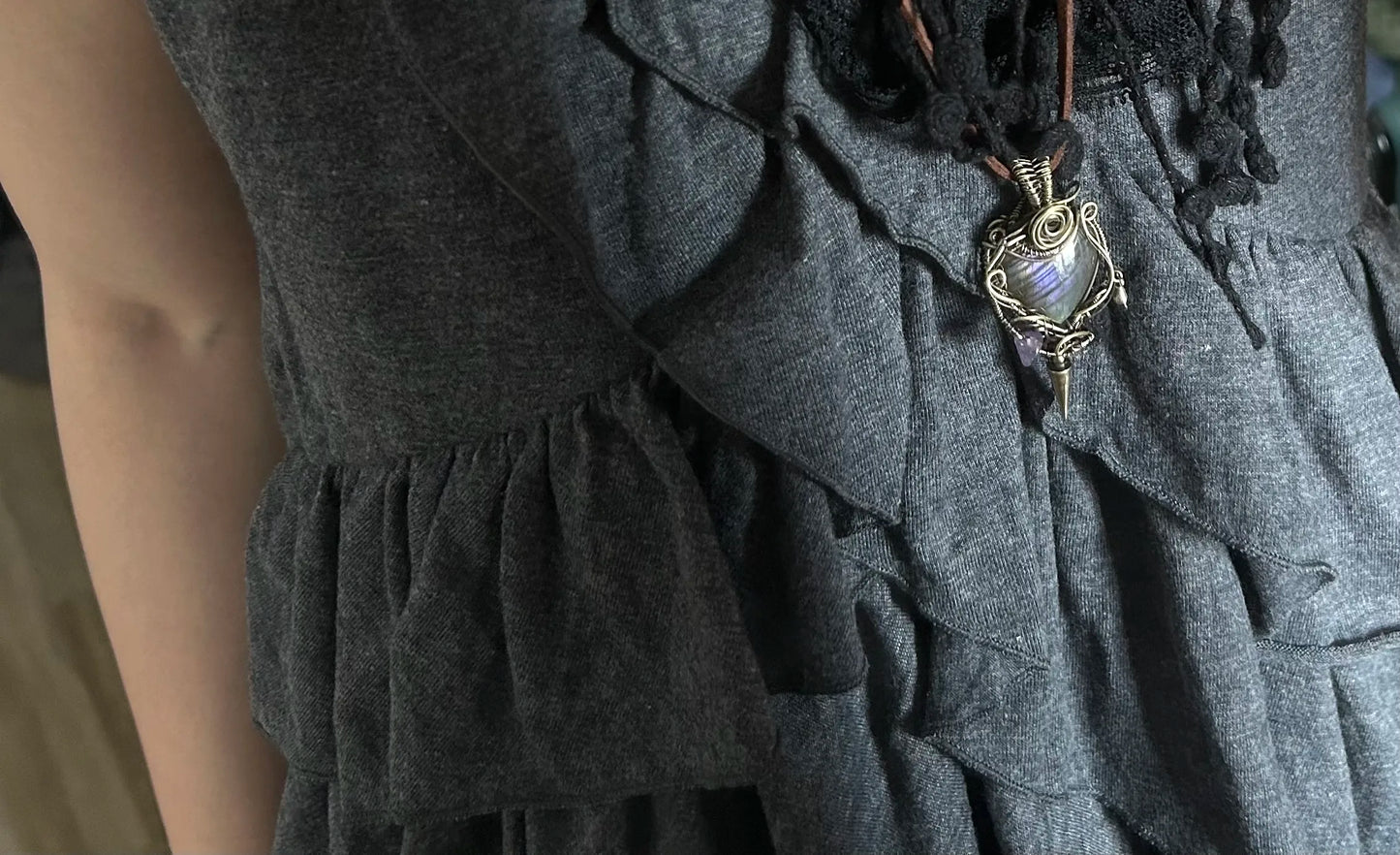 Thorn rose labradorite Pendant