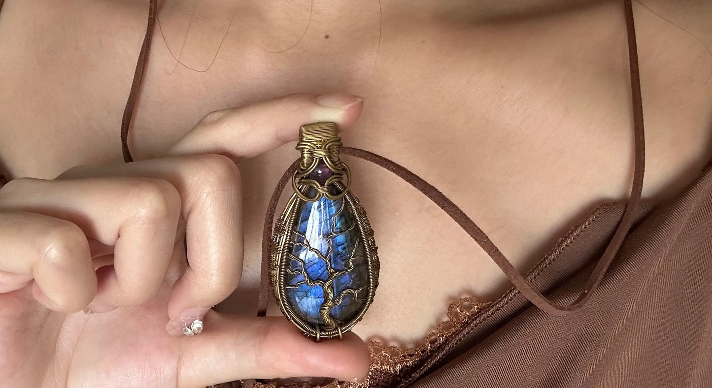 Life Tree Magic Labradorite Pendant
