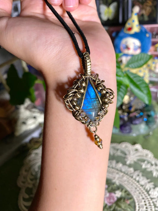 Day 47 Double Face labradorite macrame pendant