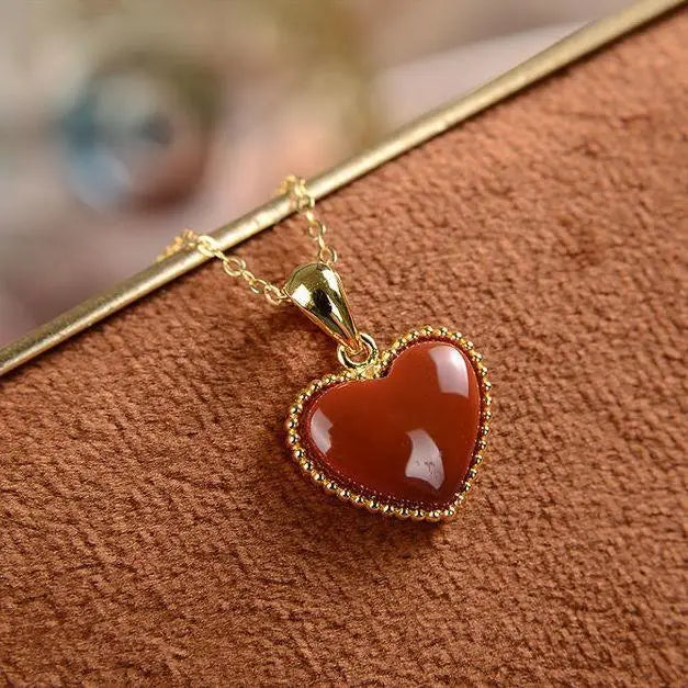 South Red Heart Agate Pendant Sterling Silver Necklace Vintage Gold Natural Little Red Heart Clavicle Chain Cold Style Light Lux