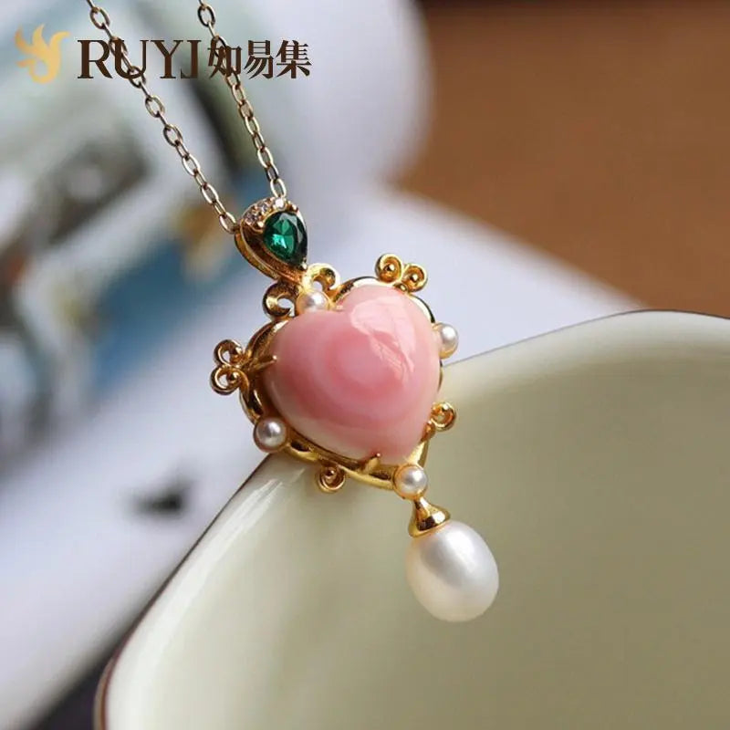 Small Heart Necklace Clavicle Chain Female Niche Design Advanced Original Design Queen Shell Pendant Ring Female Temperament