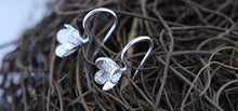 Load image into Gallery viewer, jasmin orange silver Earrings
